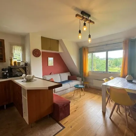 Cozy With Golf Course Views Apartment